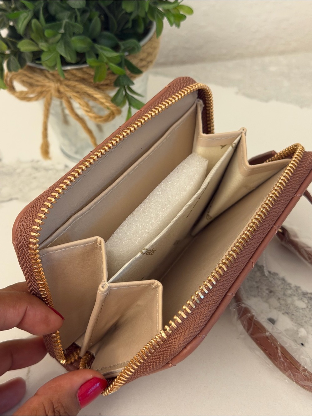 New BEBE Quilted Zip Wallet in Dusty Rose Wristlet Detachable - Picture 5 of 6